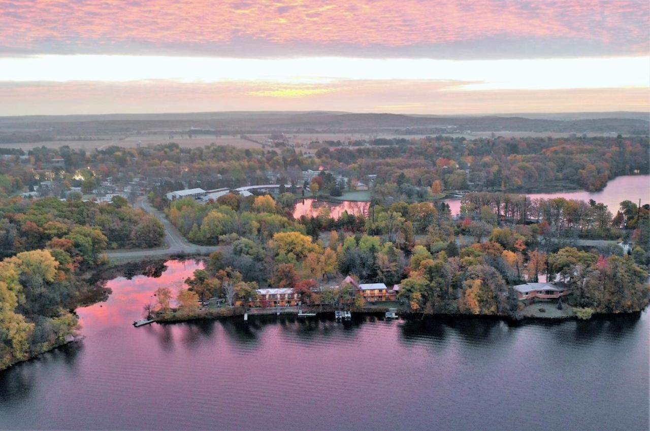 Curriers Lakeview Lodge Rice Lake 外观 照片
